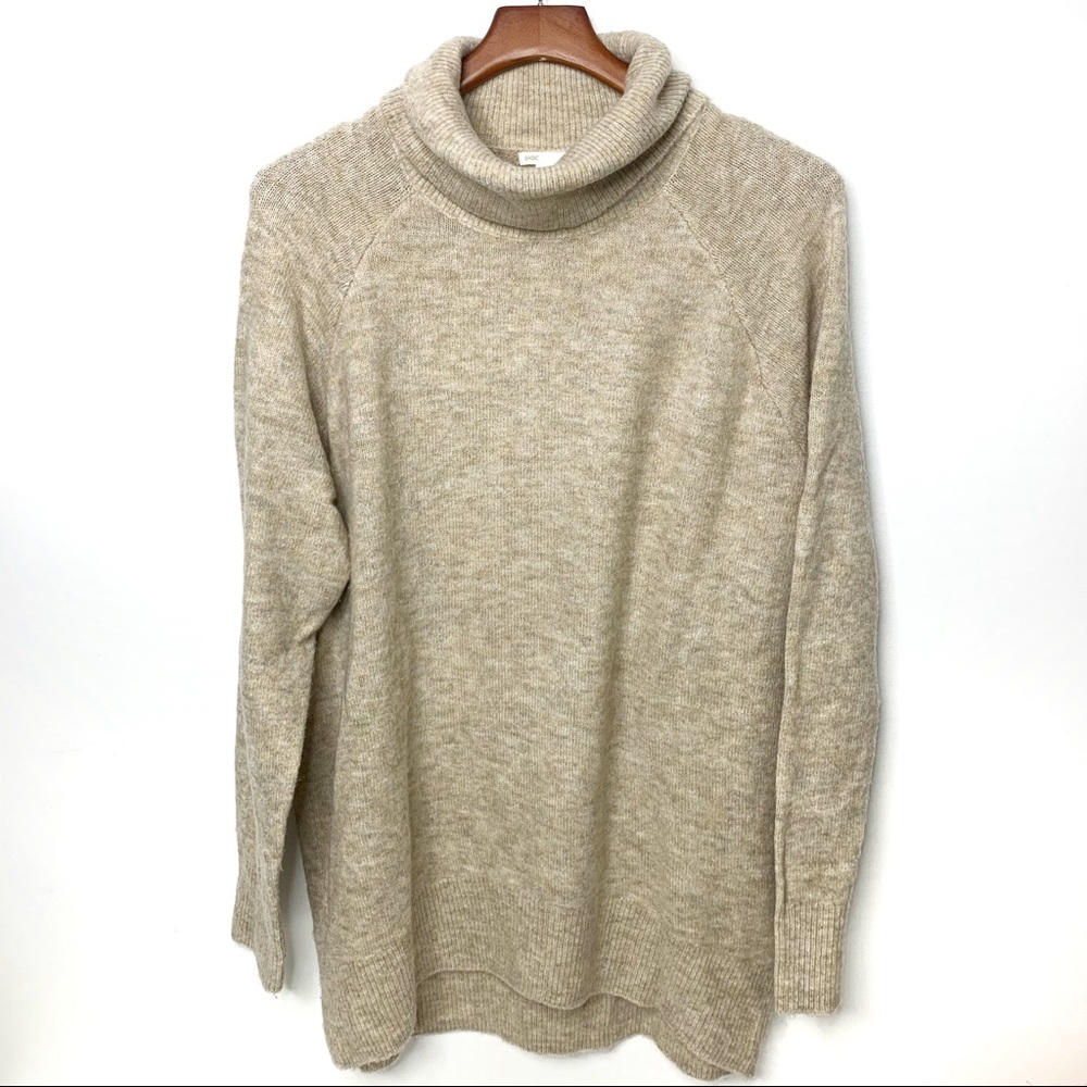 H&M Tan Oversized Turtle Neck Sweater Size Small